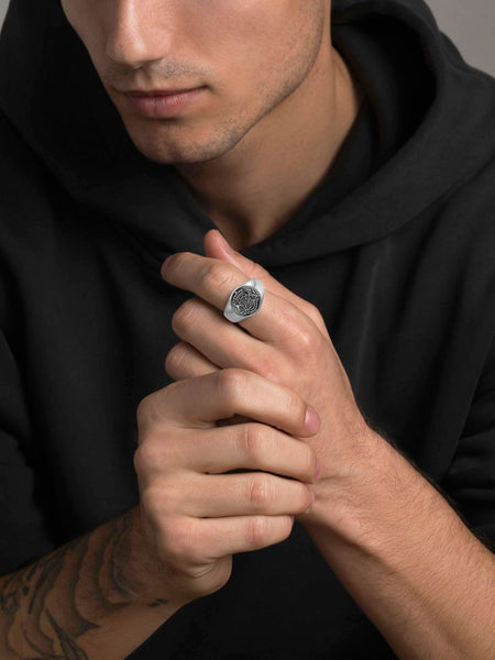 Men's Stainless Steel Crest Ring – Nialaya