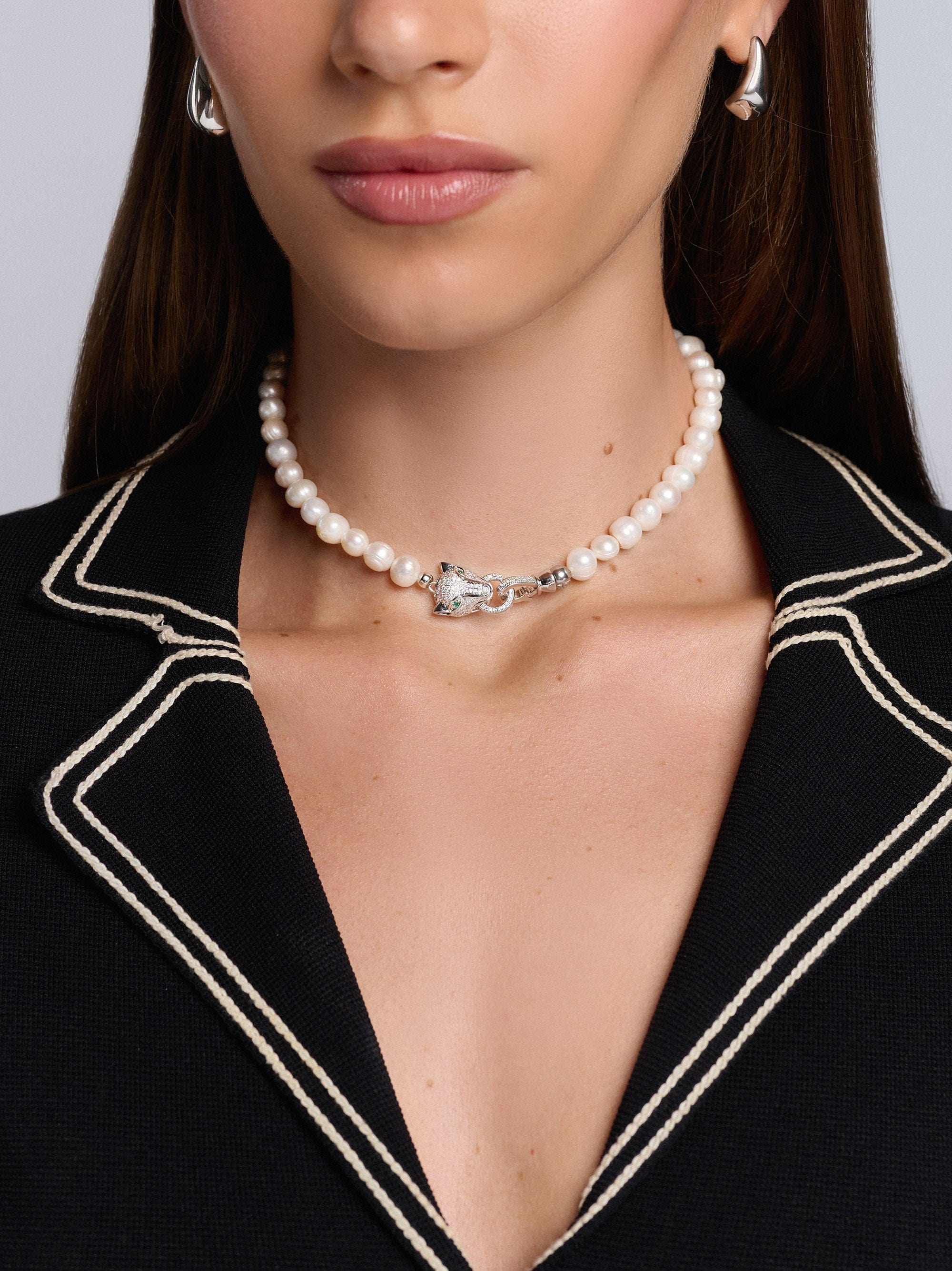 Nialaya Women's Necklace Women's Pearl Choker with Silver Panther Head Women's Pearl Choker with Silver Panther Head 14 Inches / 35.56 cm WNECK_234