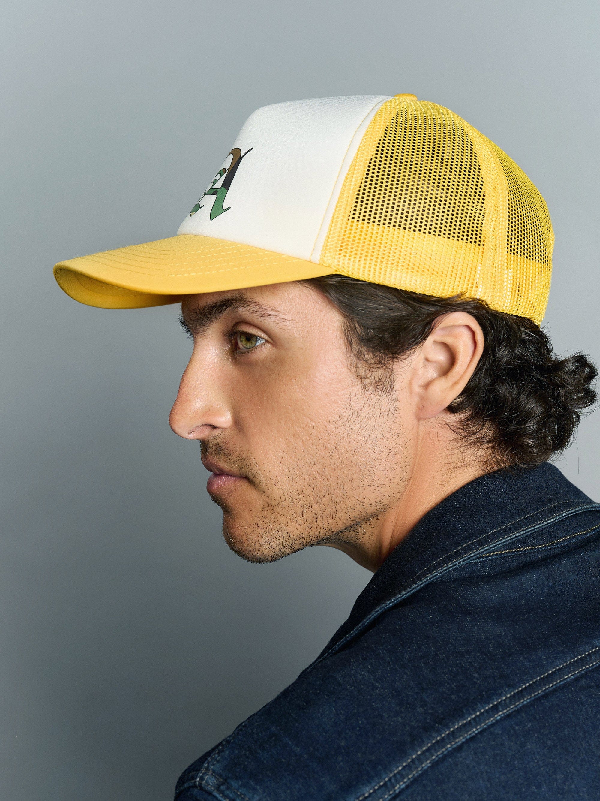 Men's Golden LA Trucker Hat1