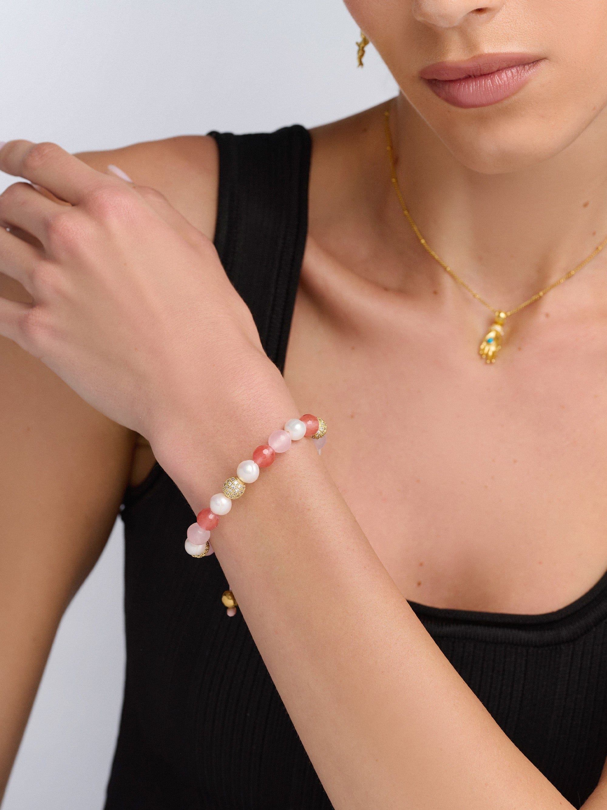 Nialaya Women's Beaded Bracelet Women's Beaded Bracelet with Pearl, Rose Quartz, Cherry Quartz and Gold Women's Beaded Bracelet with Pearl, Rose Quartz, Cherry Quartz and Gold